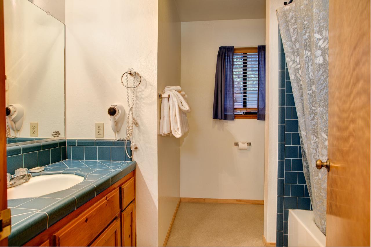 1s Cecils Chalet South Wawona